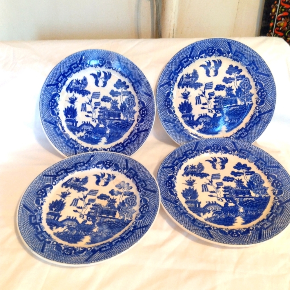 4 Blue Willow 9 inch plates made in Japan. Stamped.